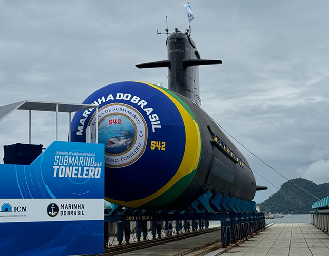 lancamento-submarino-tonelero_3.jpg