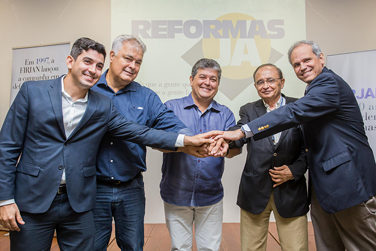 Em defesa da reforma da previdência, prefeitos e empresários se reúnem com economistas da FIRJAN, na sede da Federação em Três Rios.