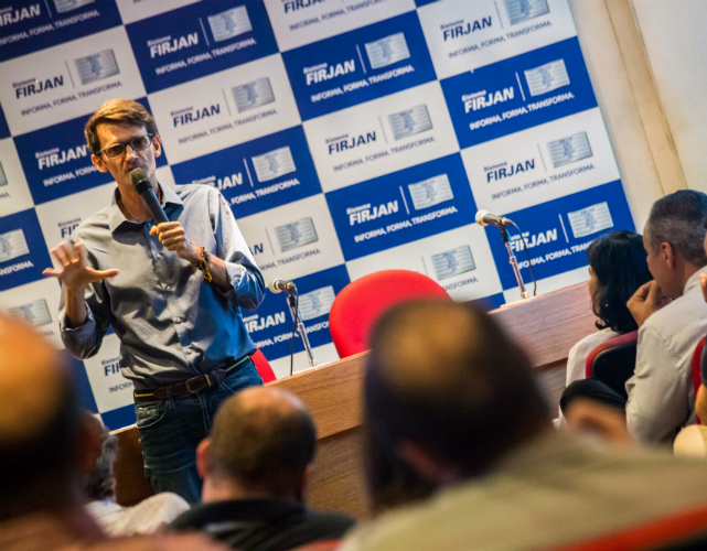 Cerca de 40 pessoas participaram do encontro, sendo mais de 20 secretários de Meio Ambiente e Desenvolvimento Econômico de 12 municípios