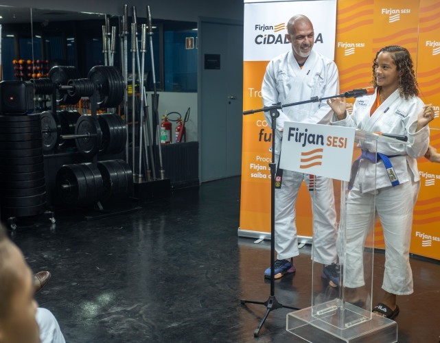 sala_lutas_inauguracao_aluna.jpg
