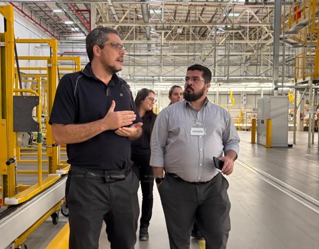 visita_conecta_lab_jaguar.jpg