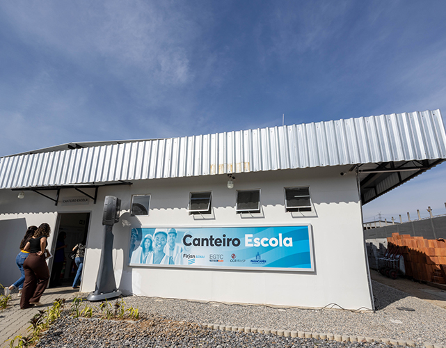 ic-canteiro escola-paracambi2.jpg