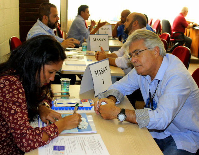 Empresários apresentam produtos e serviços às empresas Frescatto, Masan e Milano, durante encontro do Programa Compra Rio