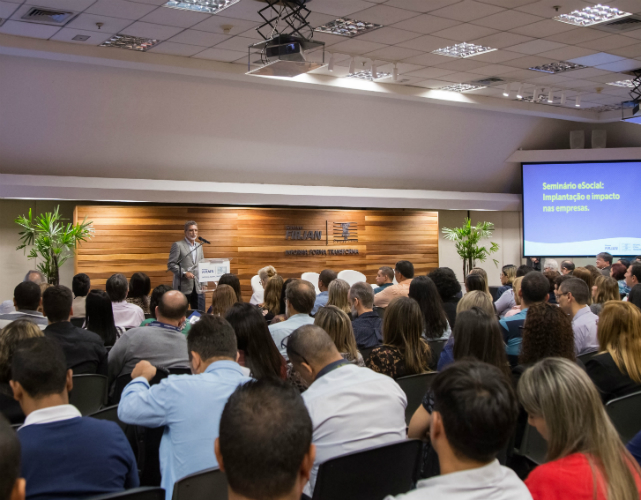 O seminário “eSocial: Implantação e Impacto nas Empresas” aconteceu em 8 de dezembro, na sede da FIRJAN