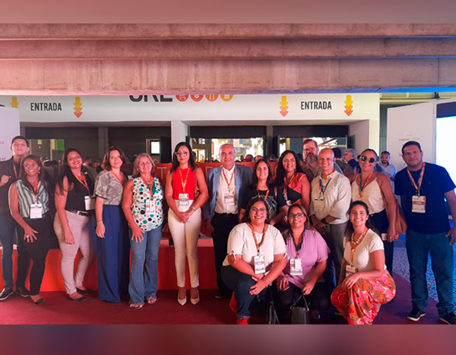 Parte do grupo de convidados do Simapan em visita à ExpoFood, no Rio