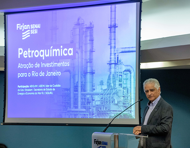 Luiz Césio Caetano, presidente em exercício da Firjan, no lançamento do estudo sobre a indústria petroquímica
