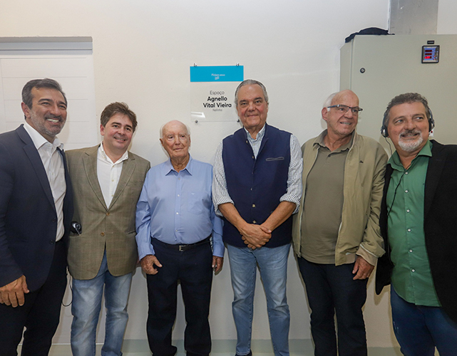 Empresários e convidados prestigiam a inauguração do Laboratório de Materiais e Sistemas Construtivos Agnello Vital Vieira, que atenderá empresas em todo o país com análises e ensaios técnicos