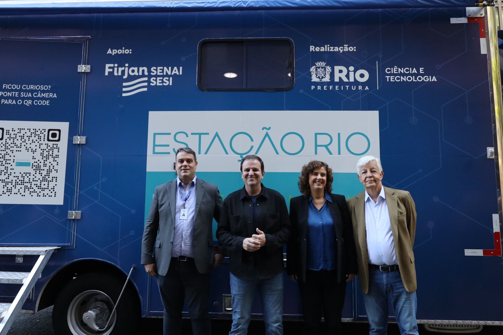 Da esq. para dir.: Carlos Magno, gerente geral de Negócios da Firjan SENAI SESI; Eduardo Paes, prefeito do Rio; Tatiana Roque, secretária de C&T; e Carlos Fernando Gross, 1º vice-presidente CIRJ