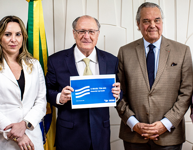 Geraldo Alckmin recebe em Brasília o presidente da Firjan, Eduardo Eugenio, e a presidente da Findes, Cris Samorini