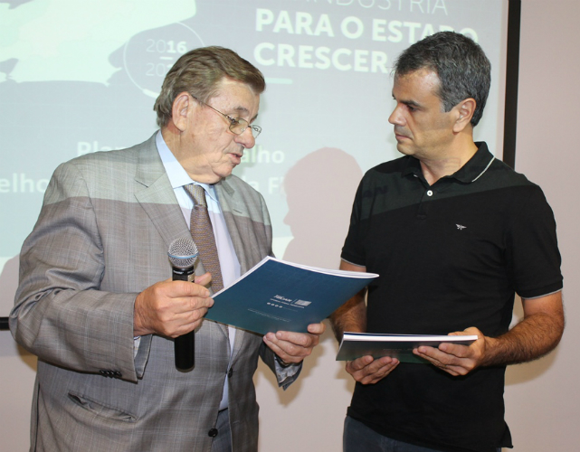 ic_prefeitos-baixada-entrega-mapa_joana.jpg