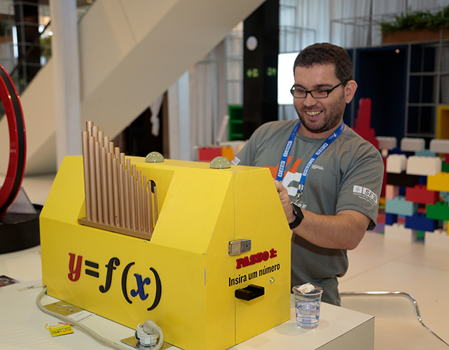 A Máquina Fantástica, do Programa SESI Matemática, atraiu a criançada na Olimpíada do Conhecimento 2018