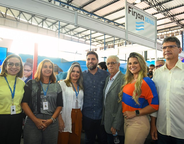 Patrícia Daldegan (Firjan Norte), Ivana Licurgo (Firjan SENAI), Eliane Azevedo (Firjan SENAI Campos), Wladimir Garotinho (prefeito), Francisco Roberto (presidente Firjan Norte), Tassiana Oliveira (primeira-dama) e Jefferson Manhães (IFF)