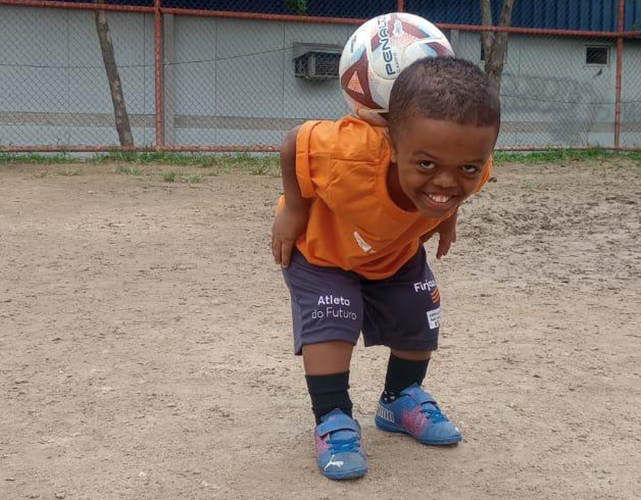 Yuri Bezerra, morador da comunidade do Batan, faz parte do Projeto Atleta do Futuro