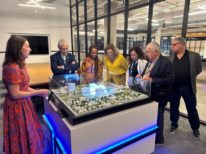 Delegação da Firjan em visita conjunta com EPE e BRATECC ao The Ion District, nos Estados Unidos