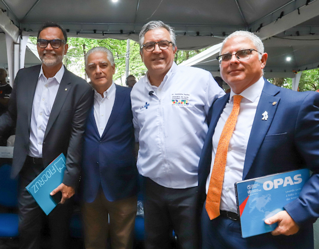 Mario Moreira, Luiz Césio Caetano, Alexandre Padilha e Cristian Morales Fuhrimann (OPAS)
