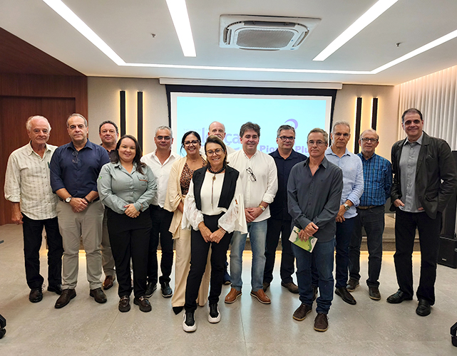 Após as visitas, reunião do Conselho aconteceu na Indústria Plástica Valença