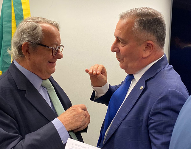 Mauro Viegas Filho com o deputado federal Bebeto
