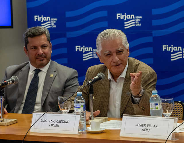 Superintendente da PRF no Rio, Vitor Almada, e o presidente da federação, Luiz Césio Caetano, conversaram sobre parcerias para a segurança pública no estado