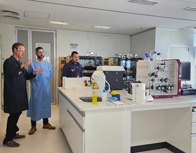 Visita de representantes da Embrapii nas instalações do ISI Química Verde, na Firjan SENAI SESI Parque Tecnológico