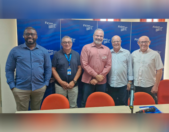 Subsecretário de Desenvolvimento, Indústria e Comércio, Anderson Souza, Nelson Rocha, coordenador do Sebrae, Wanderson Primo, do Porto do Açu ao lado do presidente da Firjan Noroeste, José Magno Hoffmman e Edmilson Ladeira, presidente do Sincomércio.