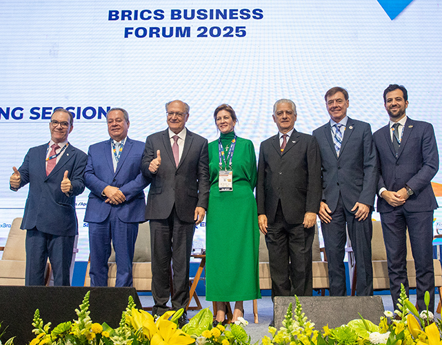 Vice-presidente da República, Geraldo Alckim participou da abertura do evento ao lado do setor produtivo