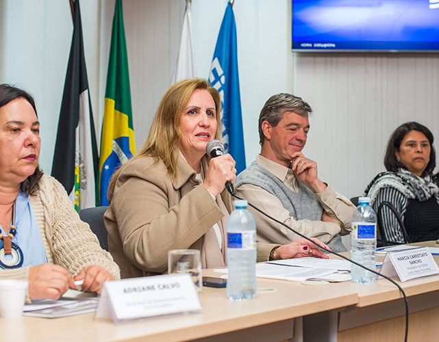 Na abertura do evento, Marcia Carestiato Sancho, presidente da Firjan Centro-Norte, ressalta a importância das apresentações para a colaboração com o desenvolvimento regional