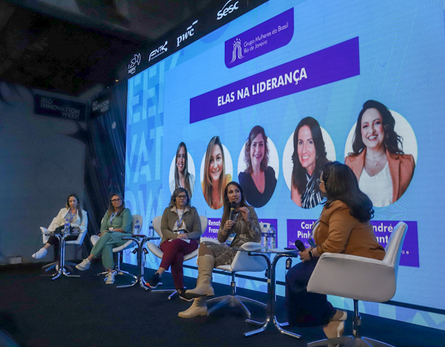 Carla Pinheiro no painel 'Elas na Liderança' no Rio Innovation Week