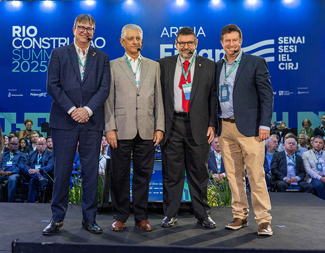 Renato Correia (CBIC), Luiz Césio Caetano (Firjan), Humberto Rangel (Sinicon) e Claudio Hermolin (Sinduscon-Rio)