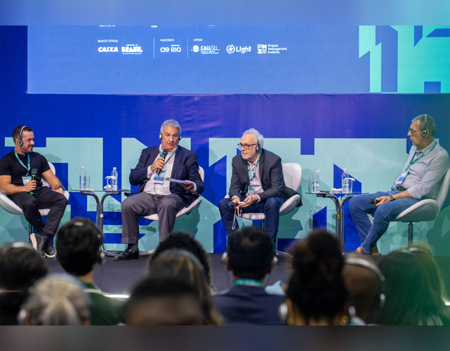 Da esq. para dir.: Rangel Costa Lage (Somma Cálculo Estrutural), Marcelo Kaiuca (Firjan), Vanderley John (USP) e David Nonno (Cury Engenharia)