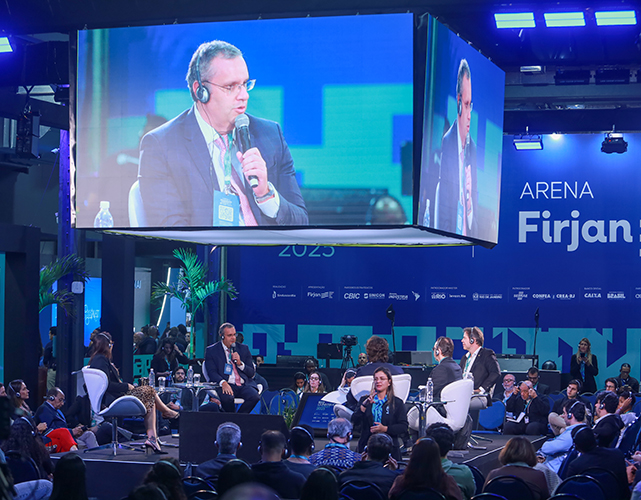 Na Arena Firjan, a mesa-redonda "Diálogo Público-Privado: Reforma Tributária - Regulamentação e Impactos"