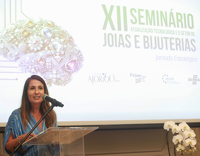 Carla Pinheiro, diretora da Firjan e presidente do Sindijoias