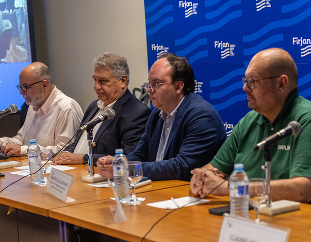 Acima, Roberto da Cunha (Firjan), Marcelo Kaiuca (Firjan), Marcel Balassiano (Prefeitura Rio) e Marcelo Gonçalves (Brain)