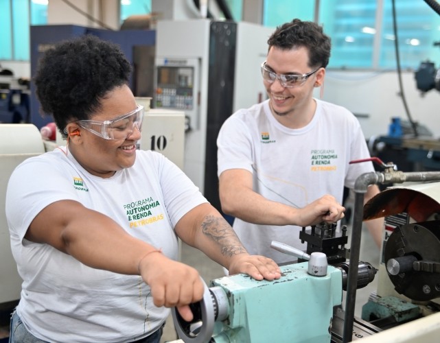 No Rio, serão oferecidas 480 vagas no total.