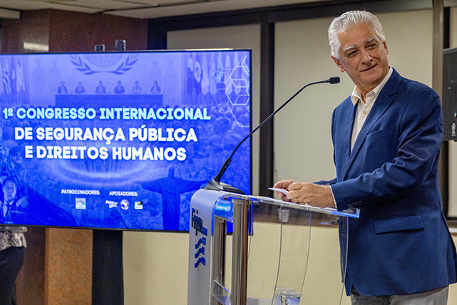 Luiz Césio Caetano, presidente da Firjan, durante abertura do evento