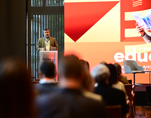 Diretor de Educação e Cultura da Firjan SENAI SESI, Vinicius Cardoso, na abertura do evento.