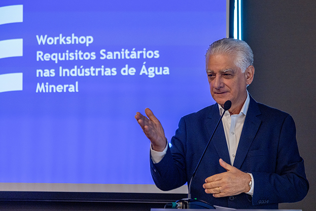 Presidente da Firjan Luiz Cesio Caetano em abertura de workshop