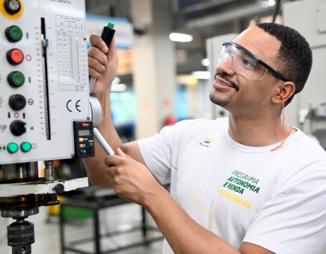 No Rio, são oferecidas 200 vagas em Campos, Macaé, Caxias e capital.