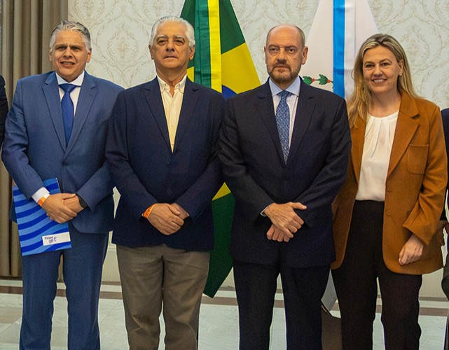 Celso Mattos e Luiz Cesio Caetano participaram da cerimônia ao lado do governador e da presidente da Naturgy