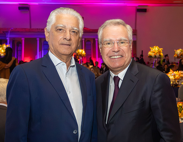 Luiz Cesio Caetano e Olivier Laureau, presidente global do Grupo Servier